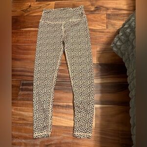 AllFenix Leopard Print High Waisted Leggings | Size Small